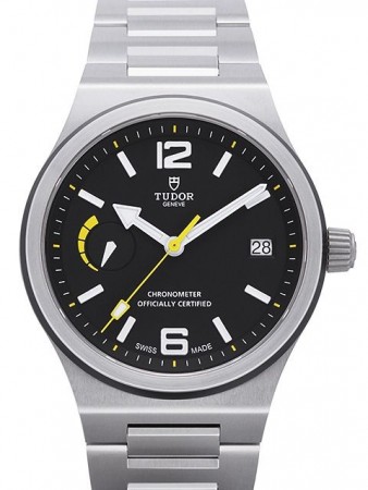 AAA Replica Tudor North Flag Black Dial Steel Strap Mens Watch 91210N-1